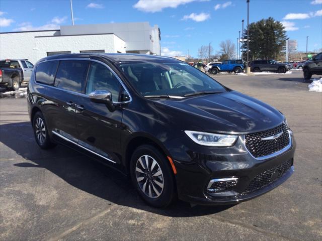 used 2023 Chrysler Pacifica Hybrid car, priced at $40,790