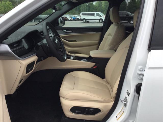 new 2025 Jeep Grand Cherokee car, priced at $50,592