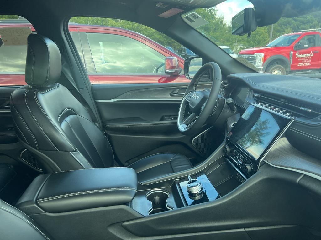 used 2024 Jeep Grand Cherokee car, priced at $41,900