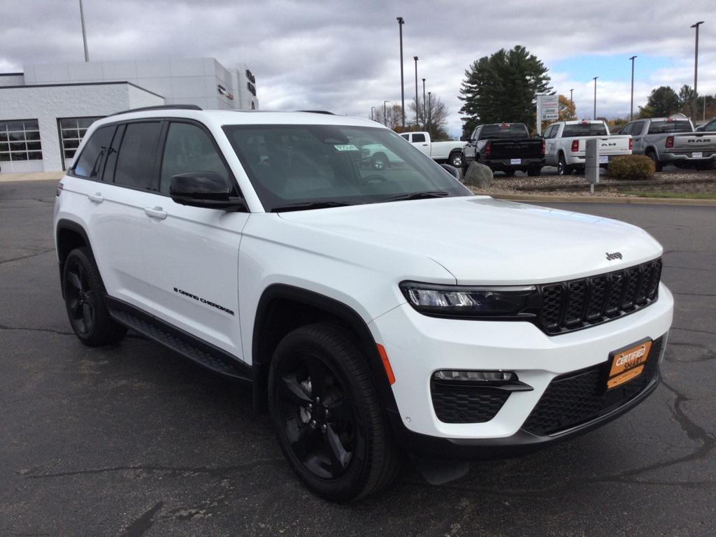 used 2024 Jeep Grand Cherokee car, priced at $39,990