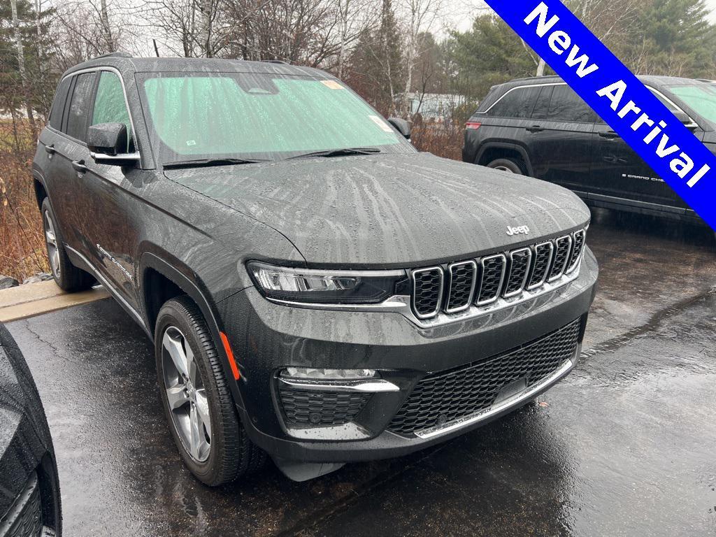 used 2024 Jeep Grand Cherokee car, priced at $40,890