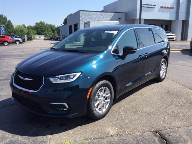 new 2025 Chrysler Pacifica car, priced at $42,019