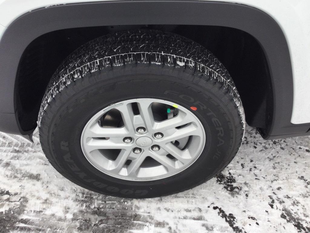 new 2025 Jeep Grand Cherokee car, priced at $41,070