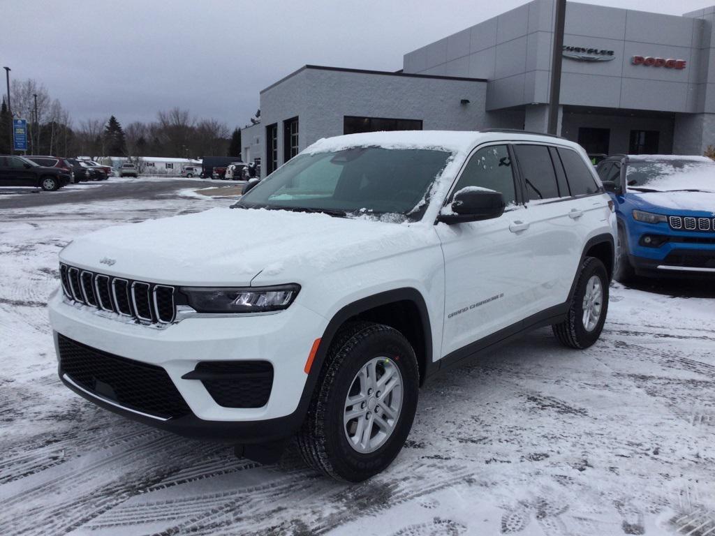 new 2025 Jeep Grand Cherokee car, priced at $41,070