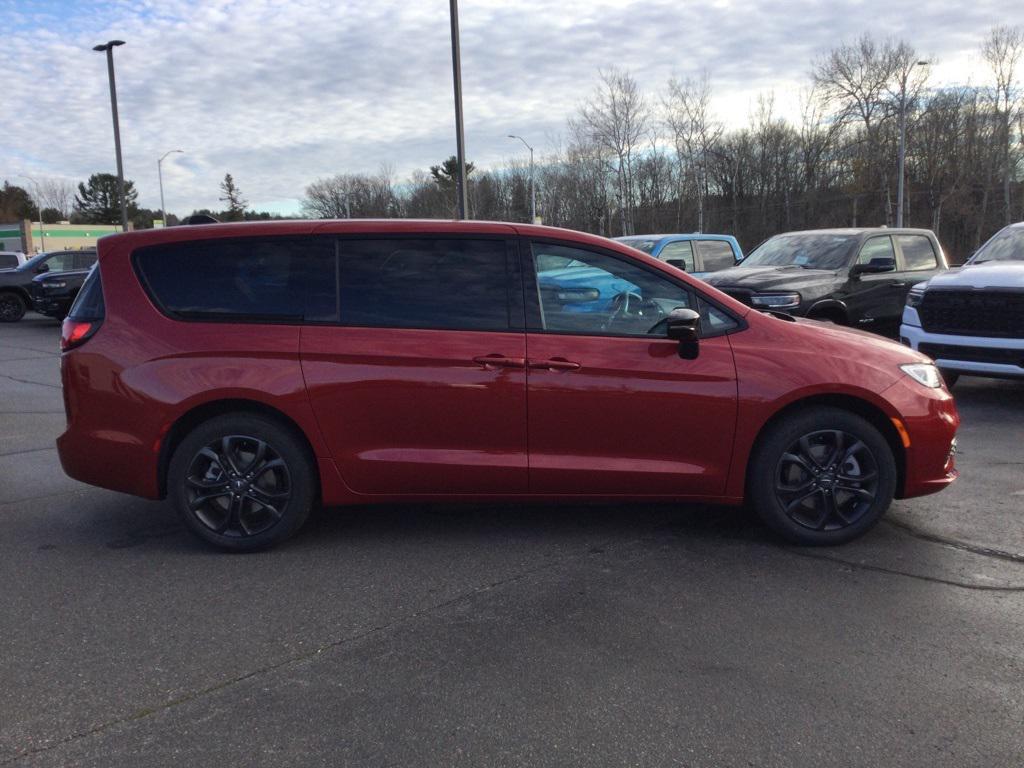 new 2026 Chrysler Pacifica car, priced at $47,555
