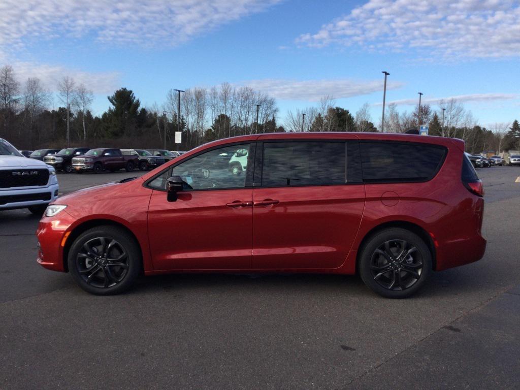 new 2026 Chrysler Pacifica car, priced at $47,555