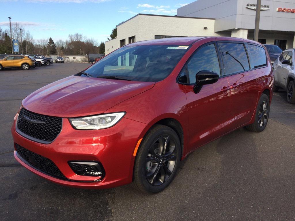new 2026 Chrysler Pacifica car, priced at $47,555