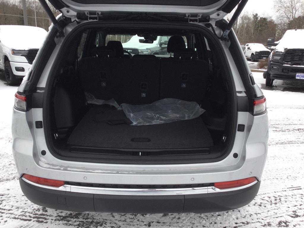 new 2025 Jeep Grand Cherokee car, priced at $41,665