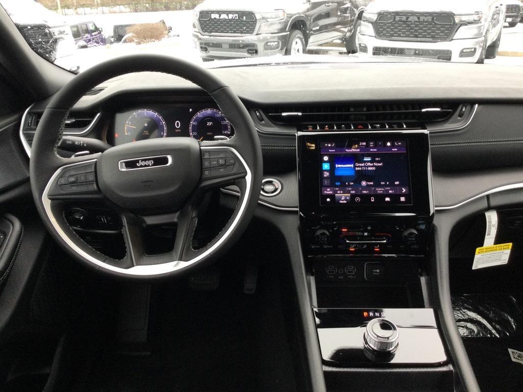 new 2025 Jeep Grand Cherokee car, priced at $41,665