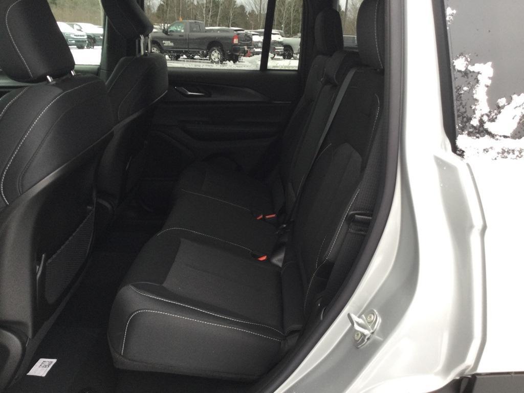 new 2025 Jeep Grand Cherokee car, priced at $41,665