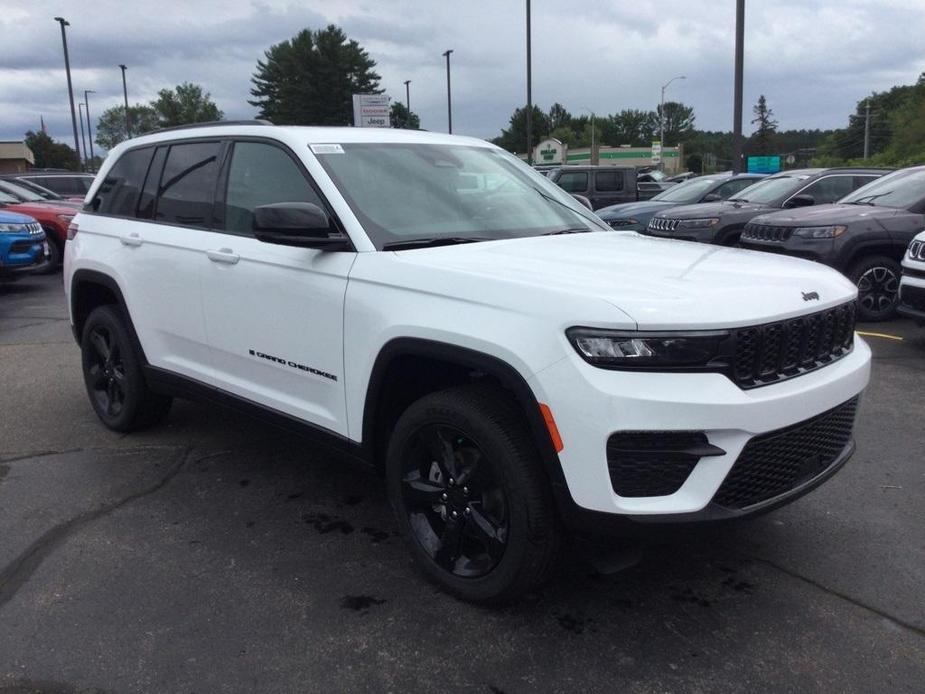 new 2024 Jeep Grand Cherokee car, priced at $47,930