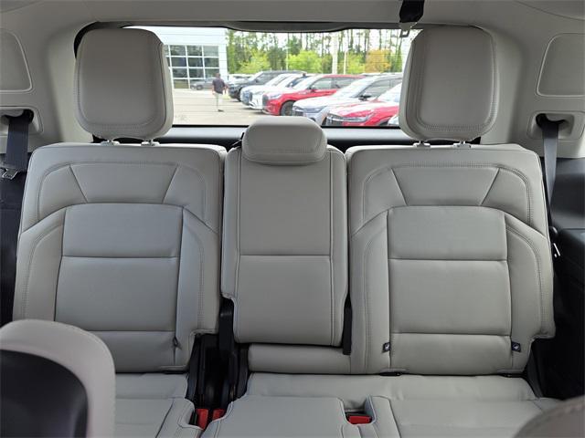 new 2025 Lincoln Navigator car, priced at $102,740