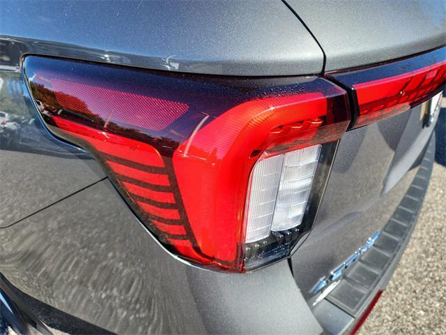 new 2025 Ford Explorer car, priced at $45,665
