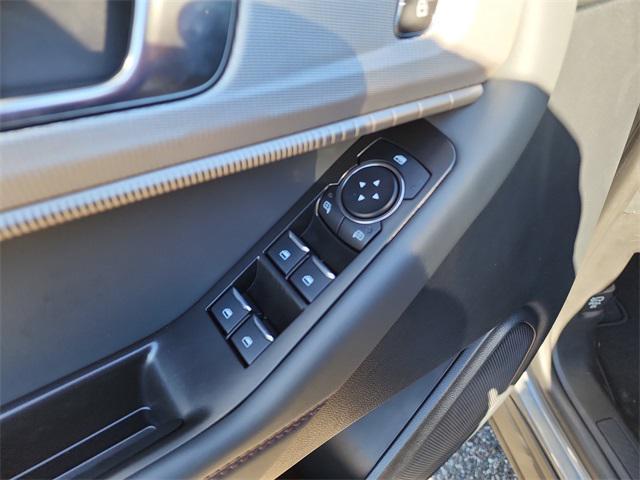 new 2025 Ford Explorer car, priced at $45,665