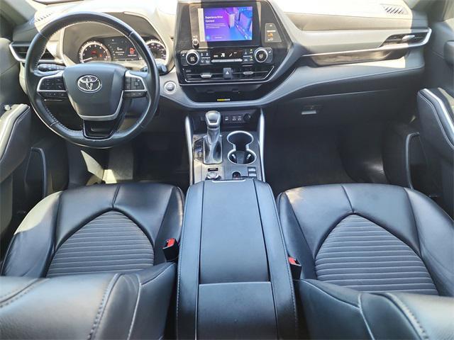 used 2023 Toyota Highlander car, priced at $37,897