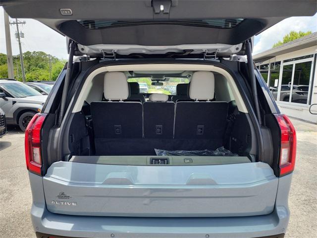 new 2025 Ford Expedition car, priced at $79,405