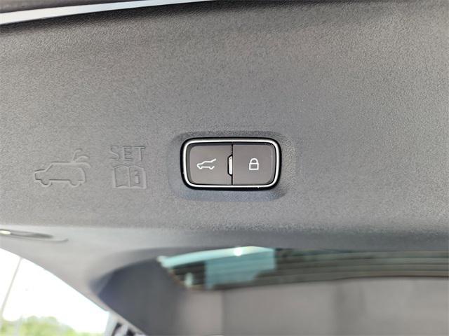 new 2025 Ford Expedition car, priced at $79,405