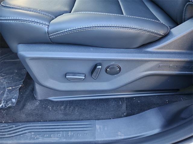 new 2025 Ford Expedition car, priced at $85,230