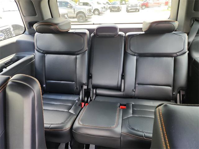 new 2025 Ford Expedition car, priced at $93,025
