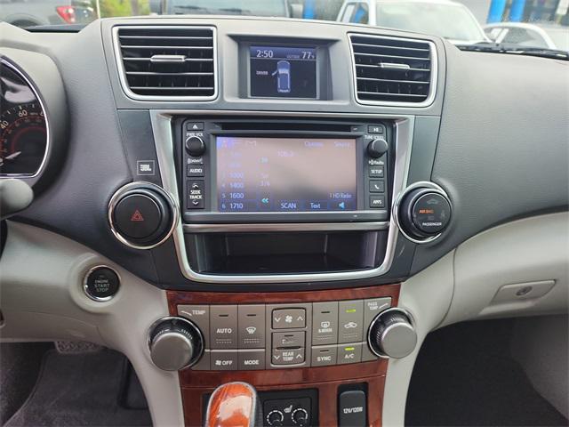 used 2013 Toyota Highlander car, priced at $15,932
