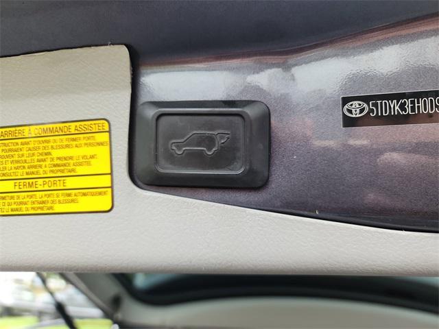 used 2013 Toyota Highlander car, priced at $15,932