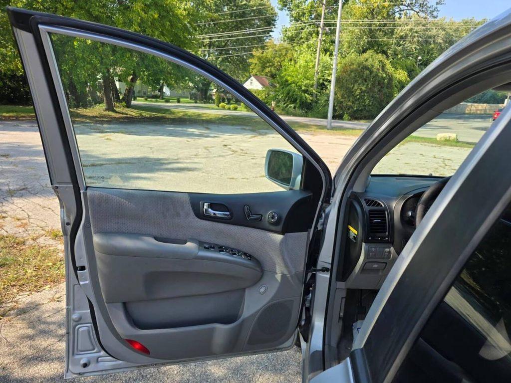 used 2007 Hyundai Entourage car, priced at $2,999