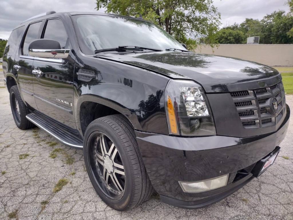 used 2007 Cadillac Escalade car, priced at $5,999