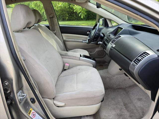 used 2004 Toyota Prius car, priced at $2,999