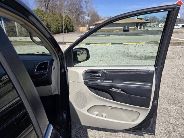 used 2014 Chrysler Town & Country car, priced at $3,999
