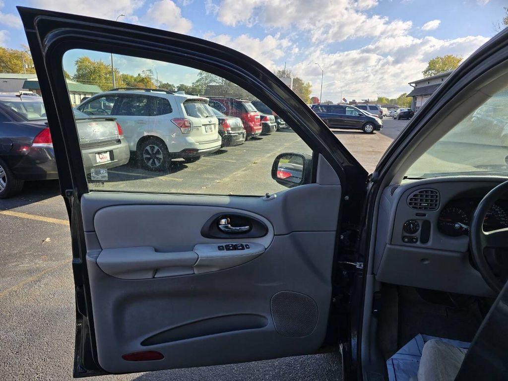 used 2005 Chevrolet TrailBlazer car, priced at $1,999