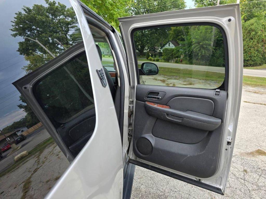 used 2008 Chevrolet Suburban car, priced at $3,999