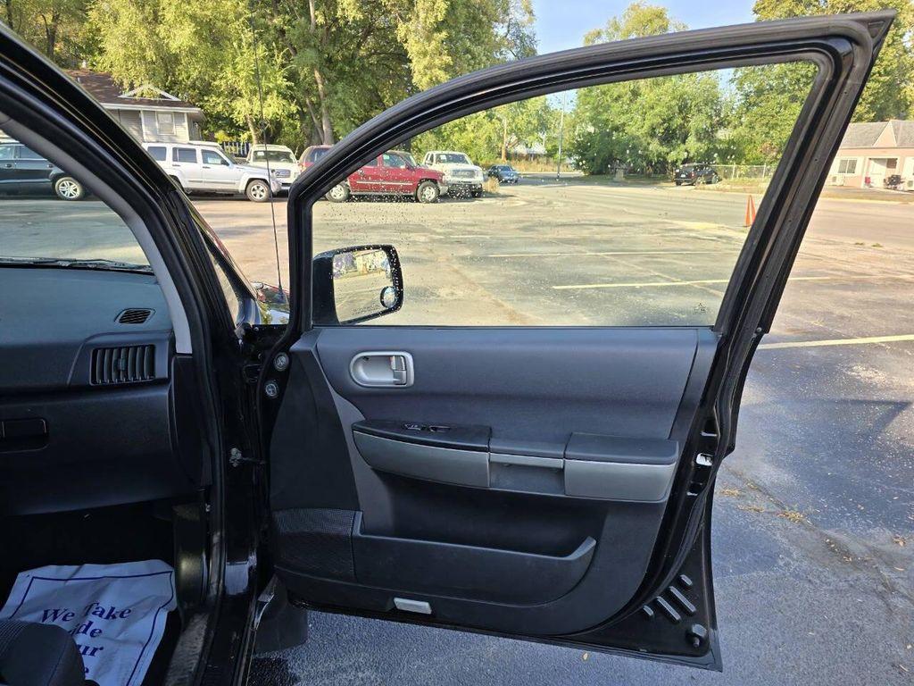 used 2004 Mitsubishi Endeavor car, priced at $2,999