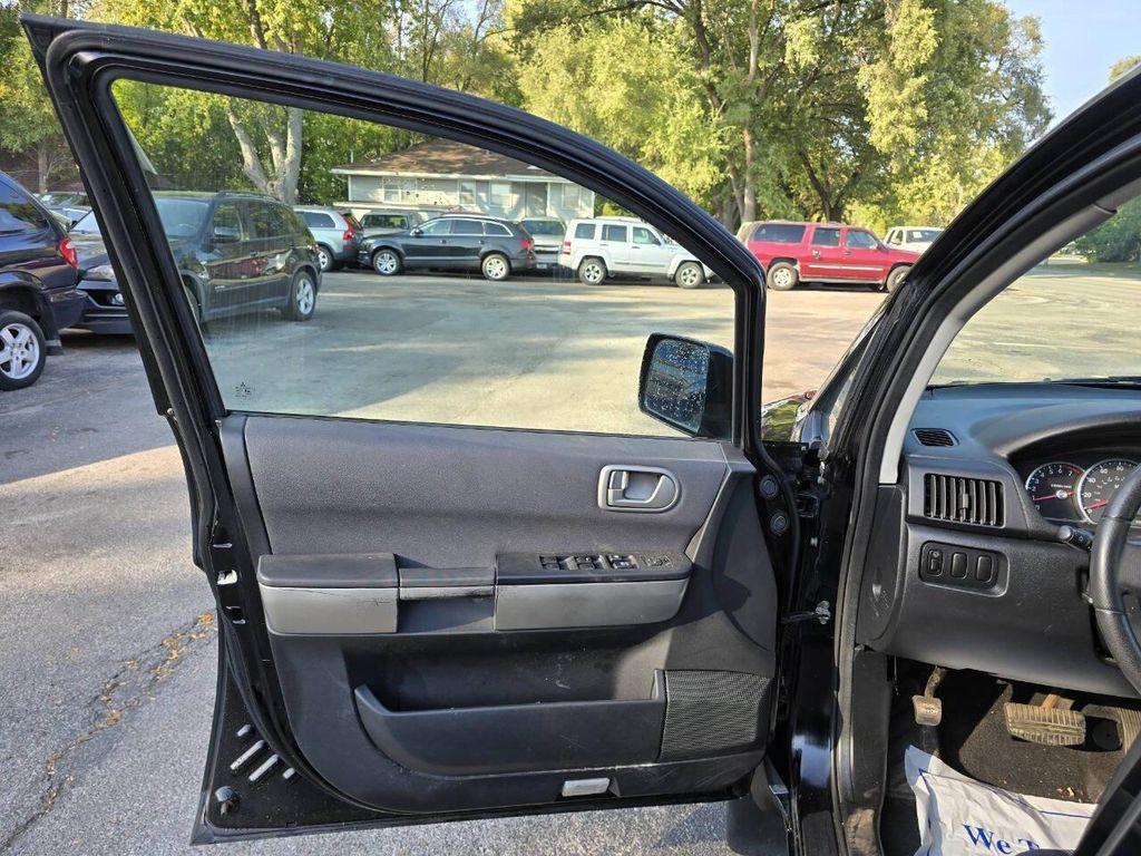 used 2004 Mitsubishi Endeavor car, priced at $2,999