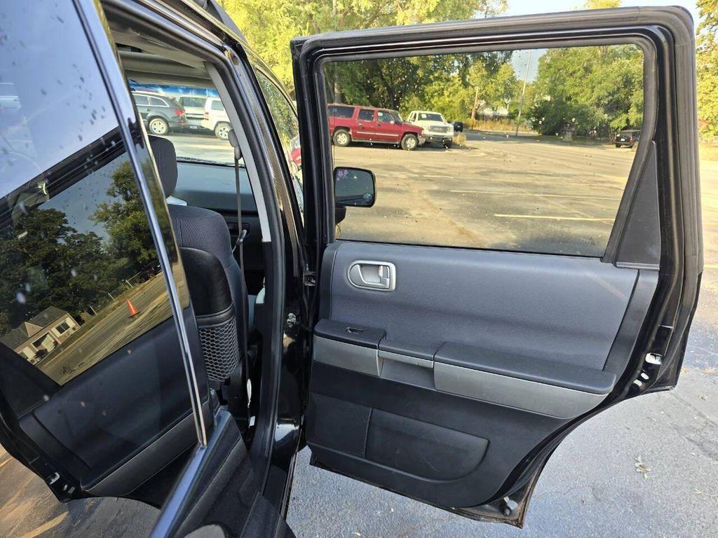 used 2004 Mitsubishi Endeavor car, priced at $2,999