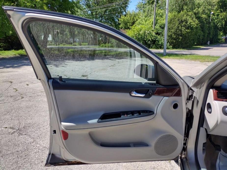 used 2008 Chevrolet Impala car, priced at $2,999