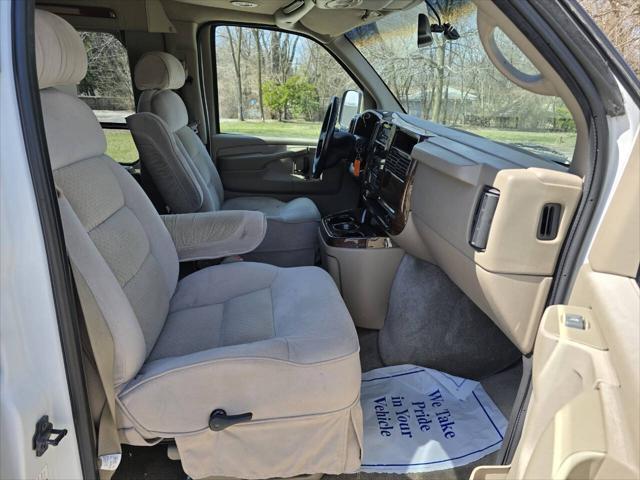 used 2004 GMC Savana 1500 car, priced at $2,999