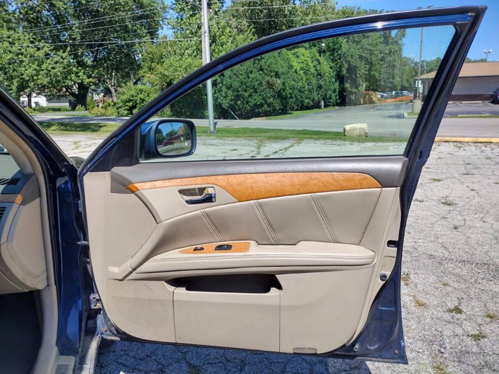 used 2006 Toyota Avalon car, priced at $2,999