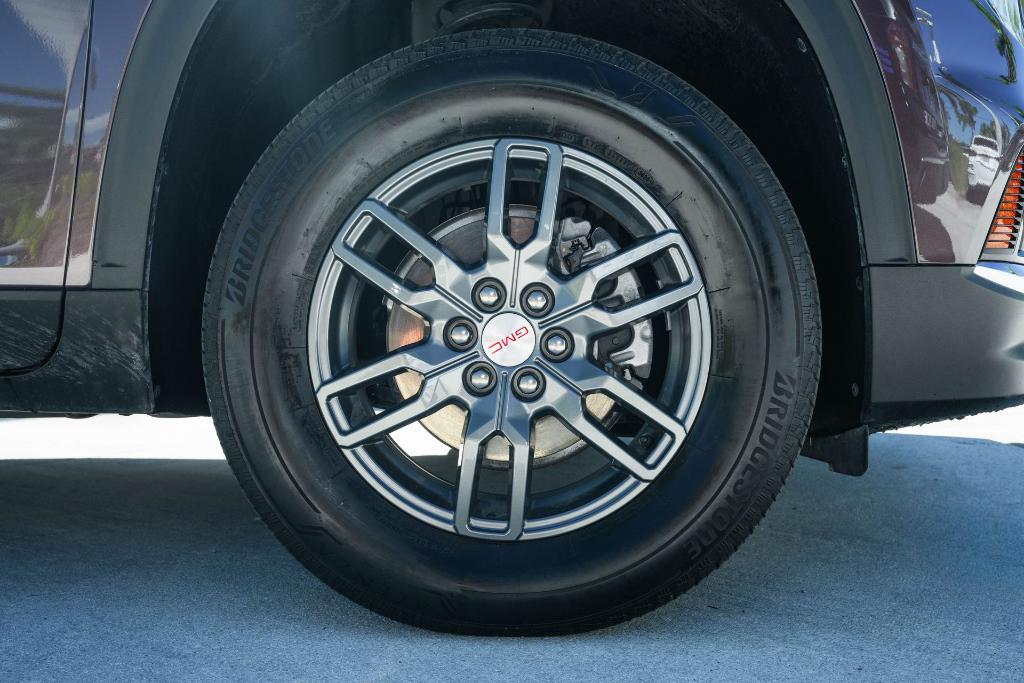used 2025 GMC Acadia car, priced at $35,995