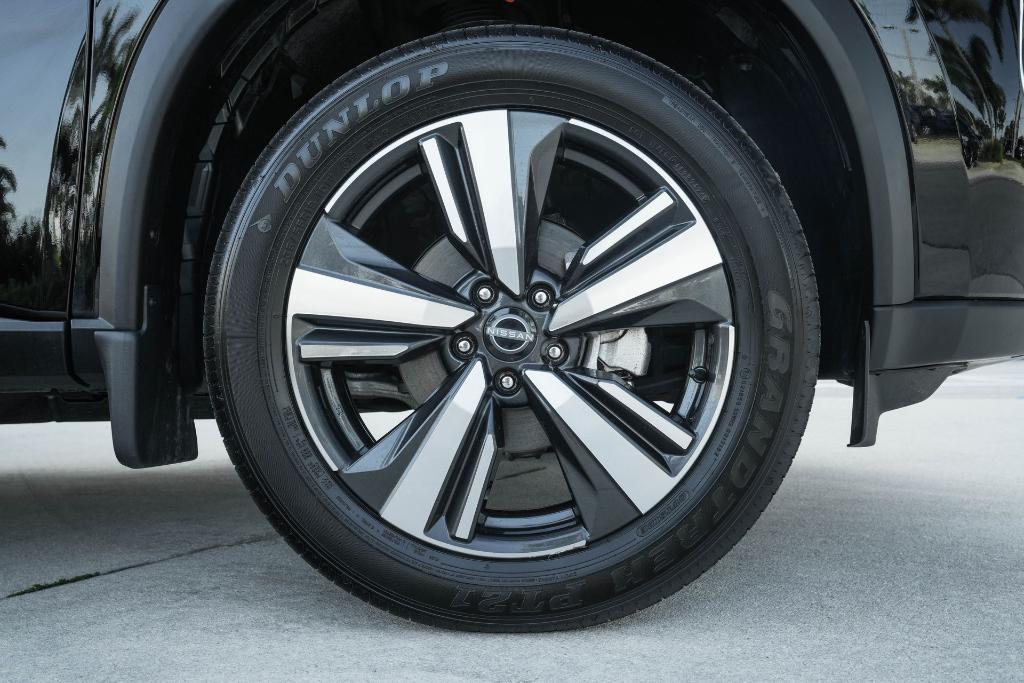 used 2024 Nissan Rogue car, priced at $31,550