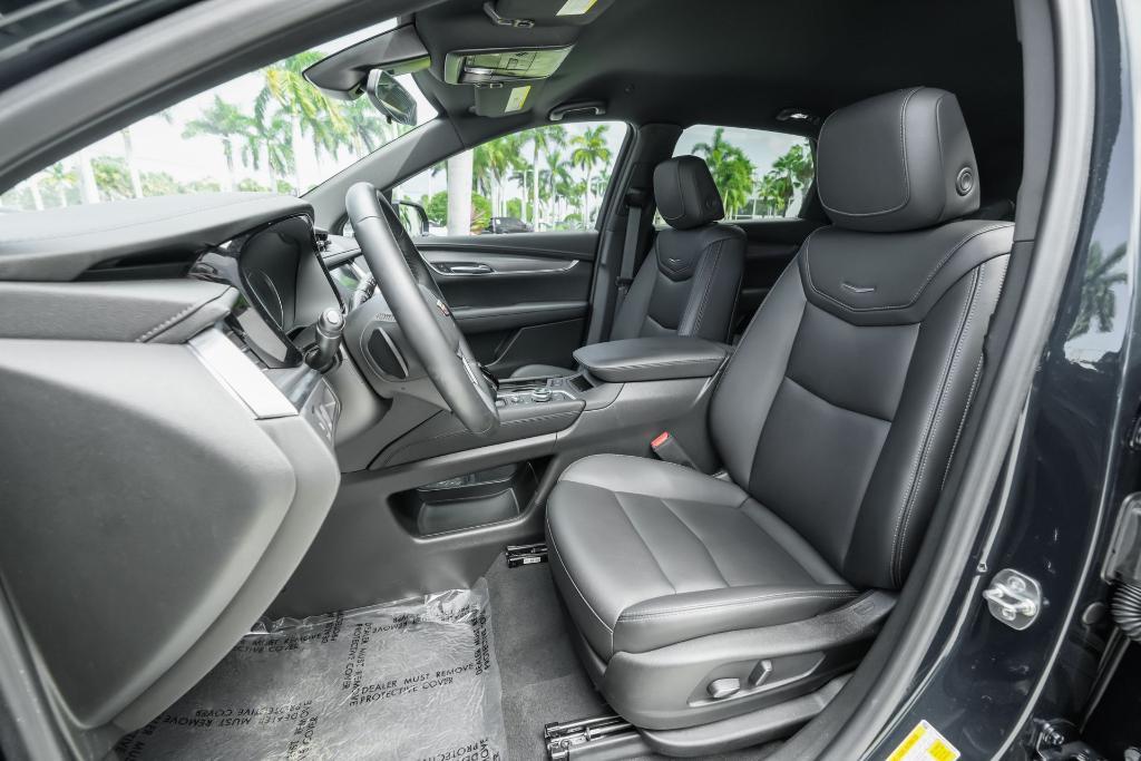 used 2025 Cadillac XT5 car, priced at $41,200