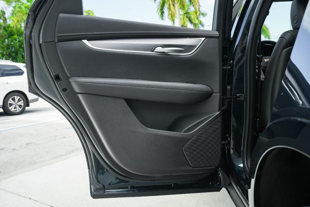 used 2025 Cadillac XT5 car, priced at $41,200