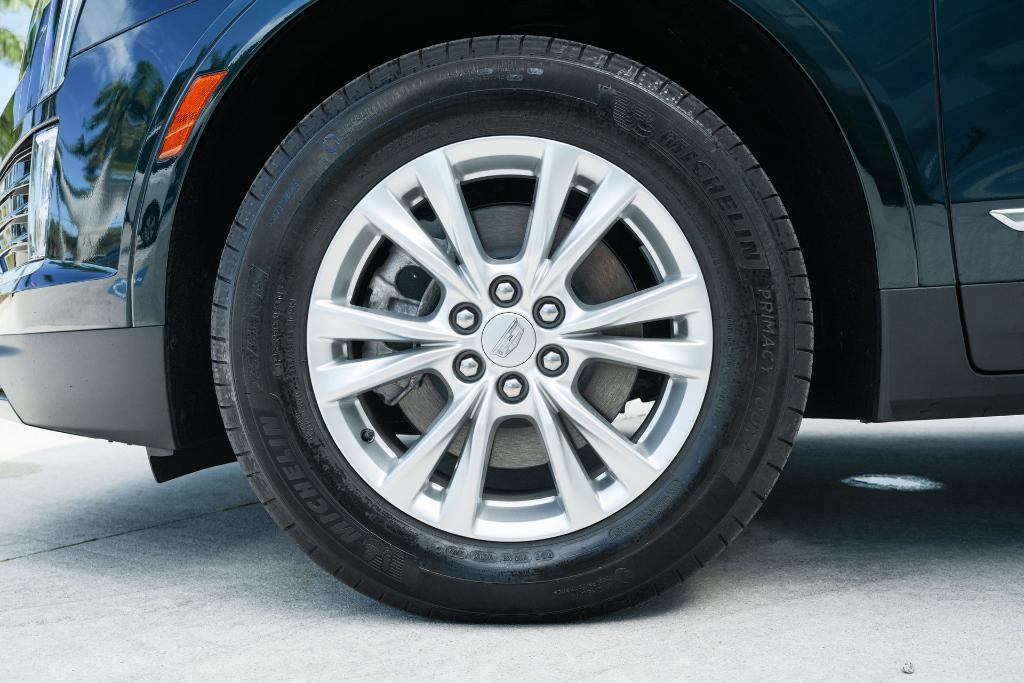 used 2025 Cadillac XT5 car, priced at $41,200