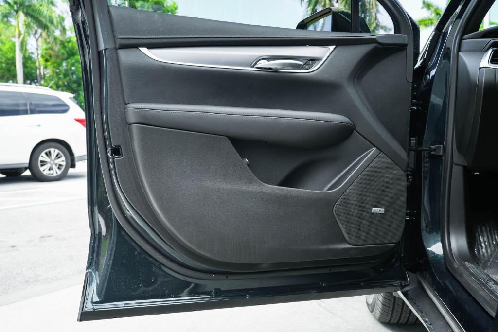 used 2025 Cadillac XT5 car, priced at $41,200