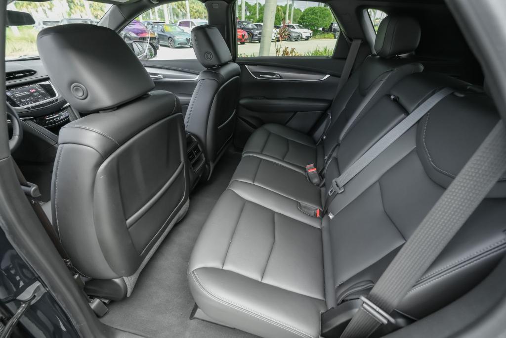 used 2025 Cadillac XT5 car, priced at $41,200