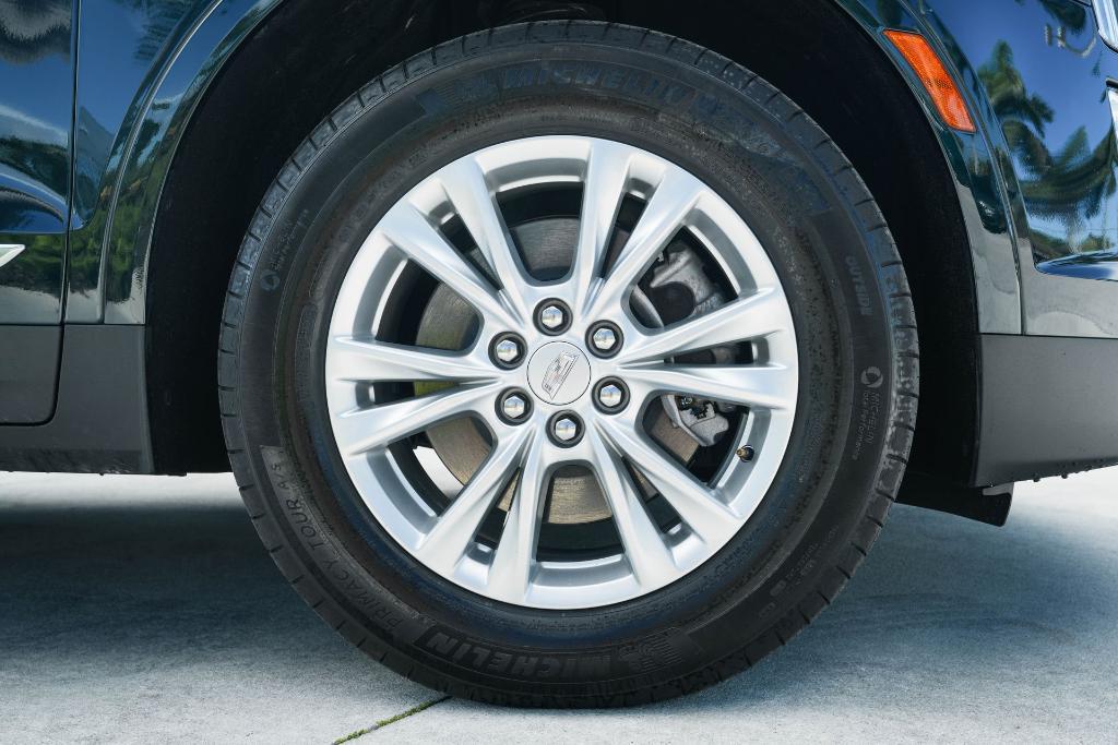 used 2025 Cadillac XT5 car, priced at $41,200