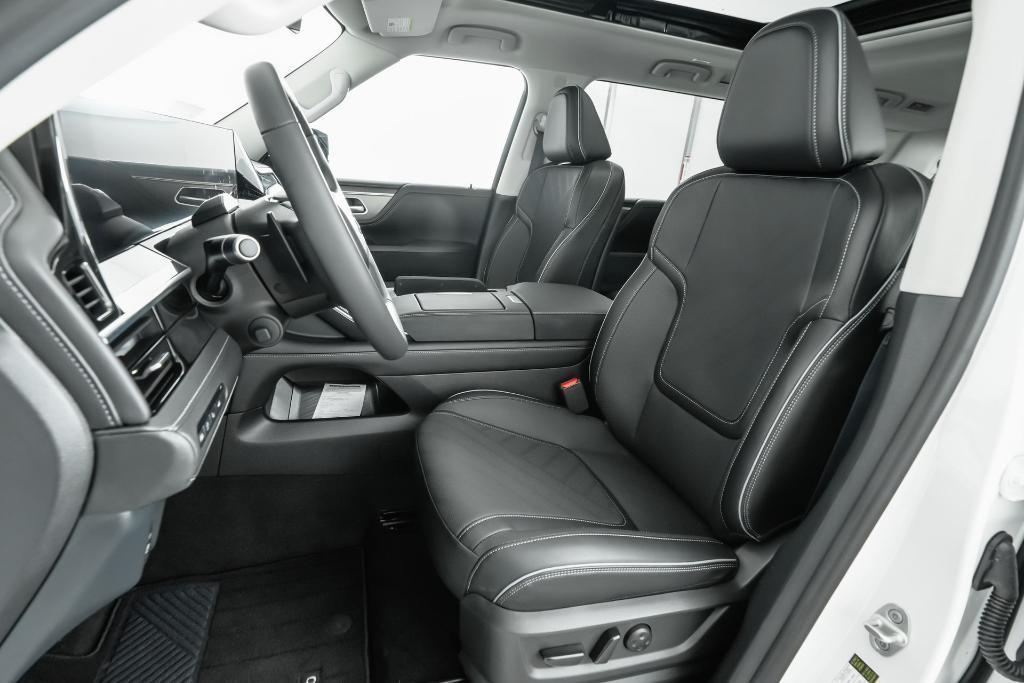 new 2025 INFINITI QX80 car, priced at $94,240