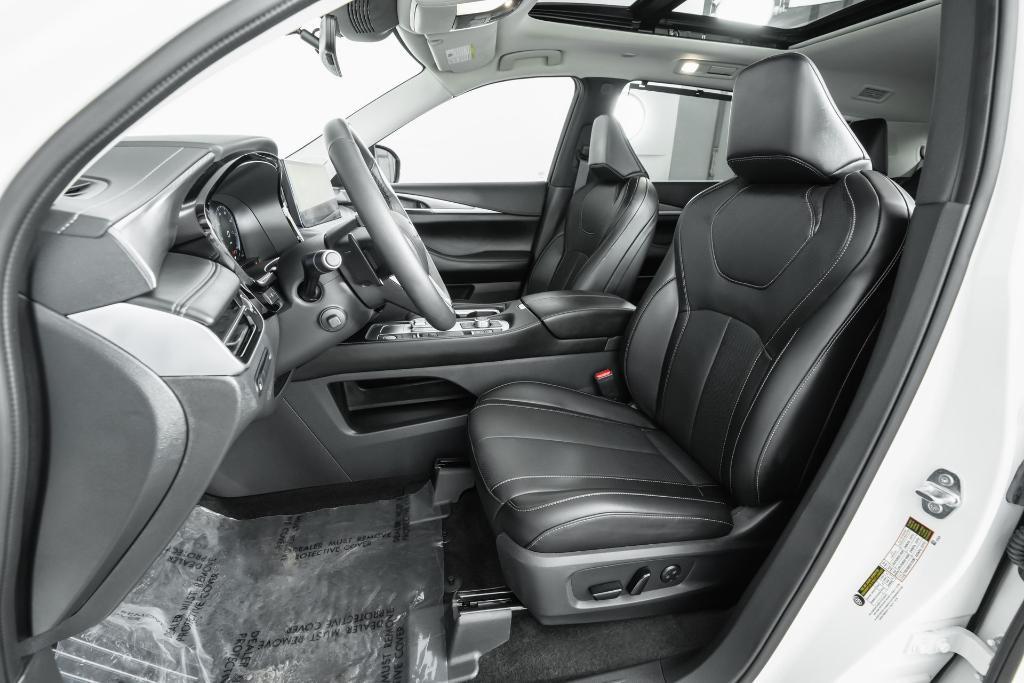 used 2025 INFINITI QX60 car, priced at $46,325