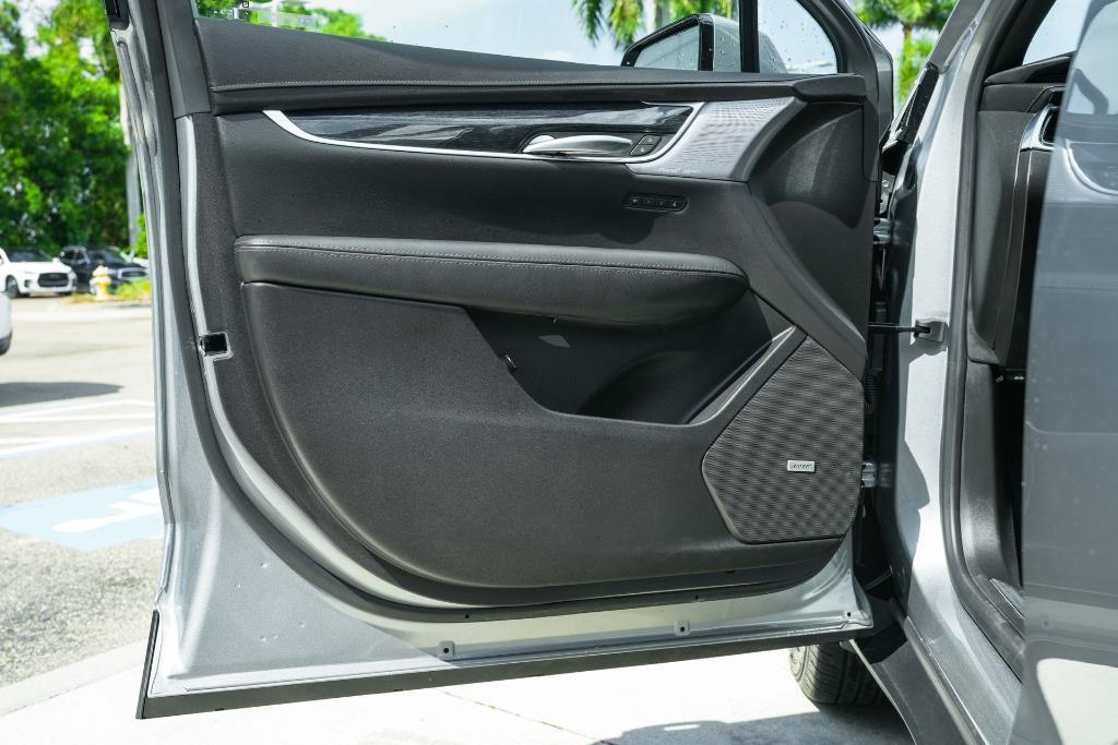 used 2025 Cadillac XT5 car, priced at $44,367