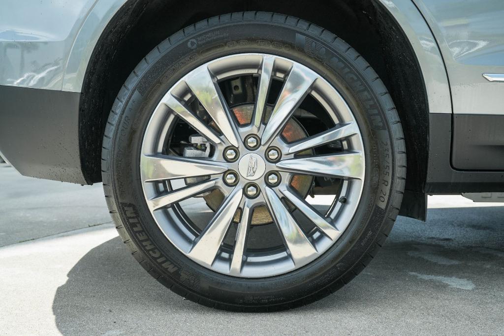 used 2025 Cadillac XT5 car, priced at $44,367