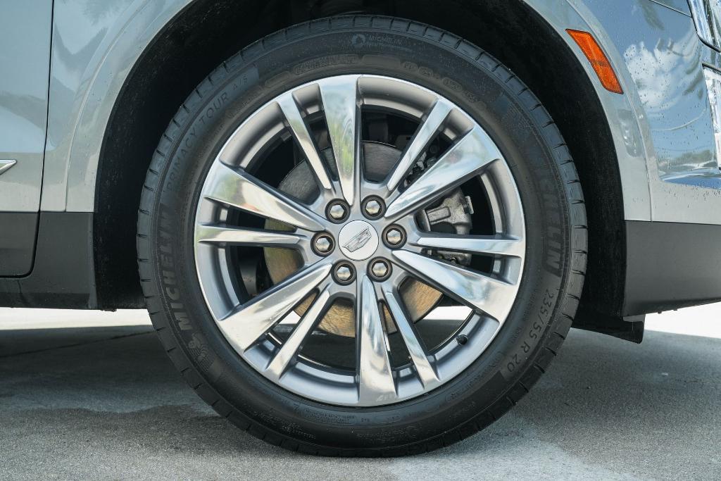 used 2025 Cadillac XT5 car, priced at $44,367